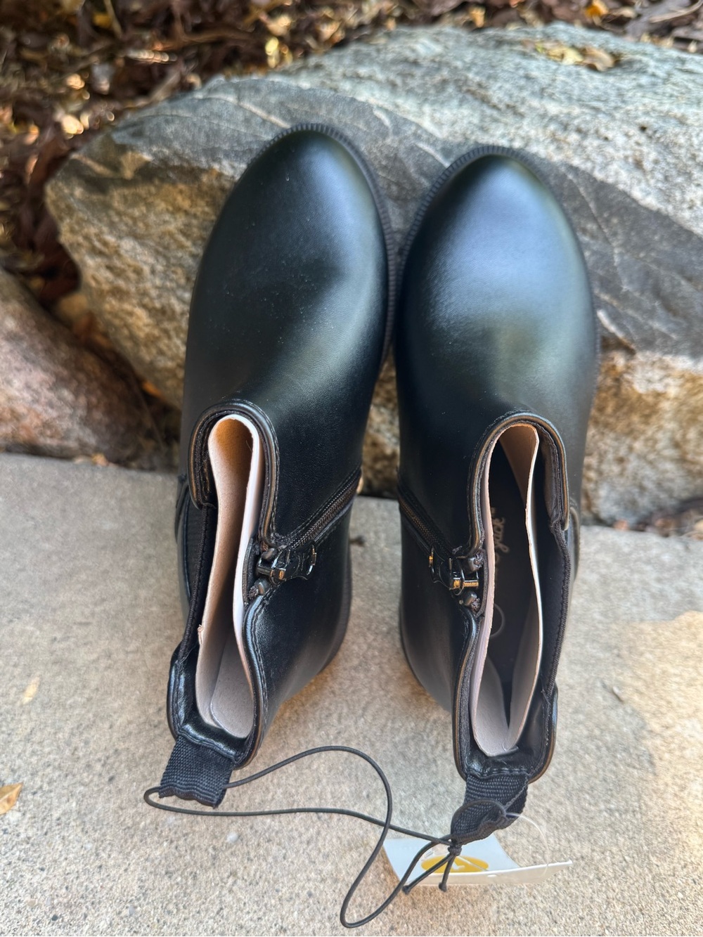 Cat & Jack  Kids Black Chelsea Boots Sz 1 nwt - Picture 2 of 8